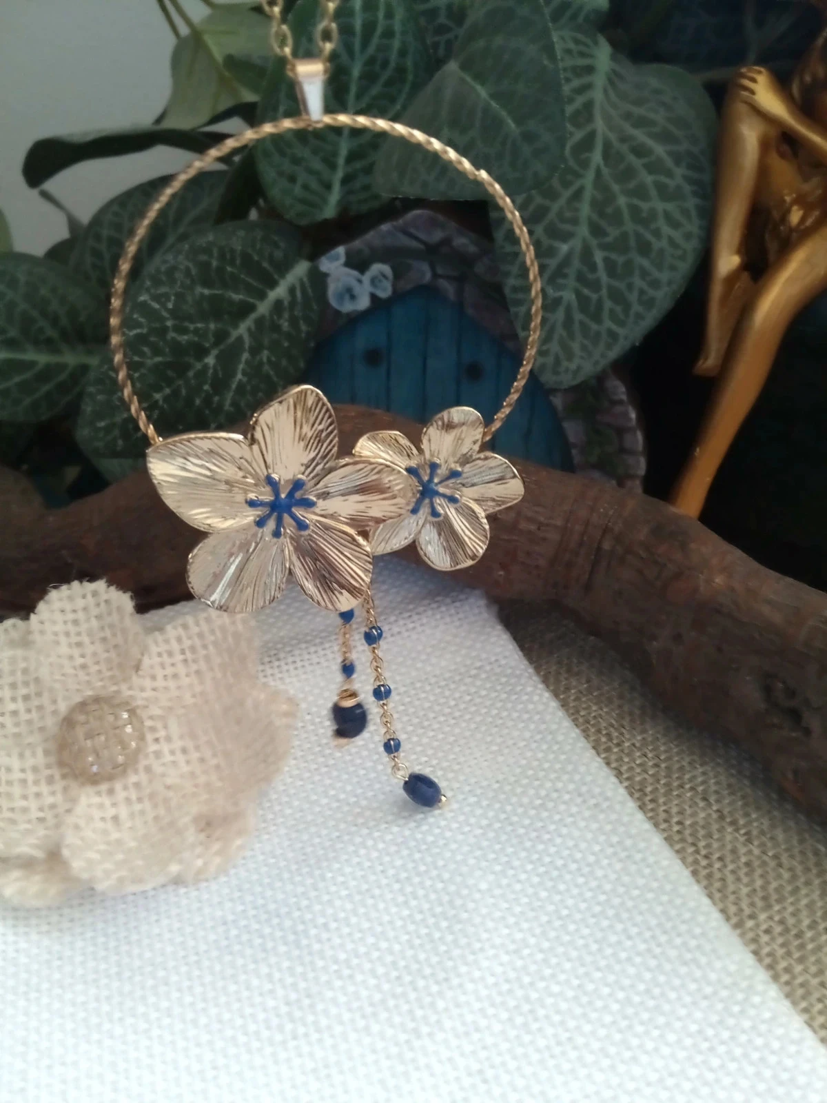 Bohemian necklace with flowers and lapis lazuli stones – photo 4